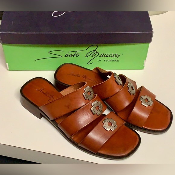 Women's 7 M SESTO MEUCCI Florence Italian Brown Leather Metal Hardware Sandals - Picture 16 of 16